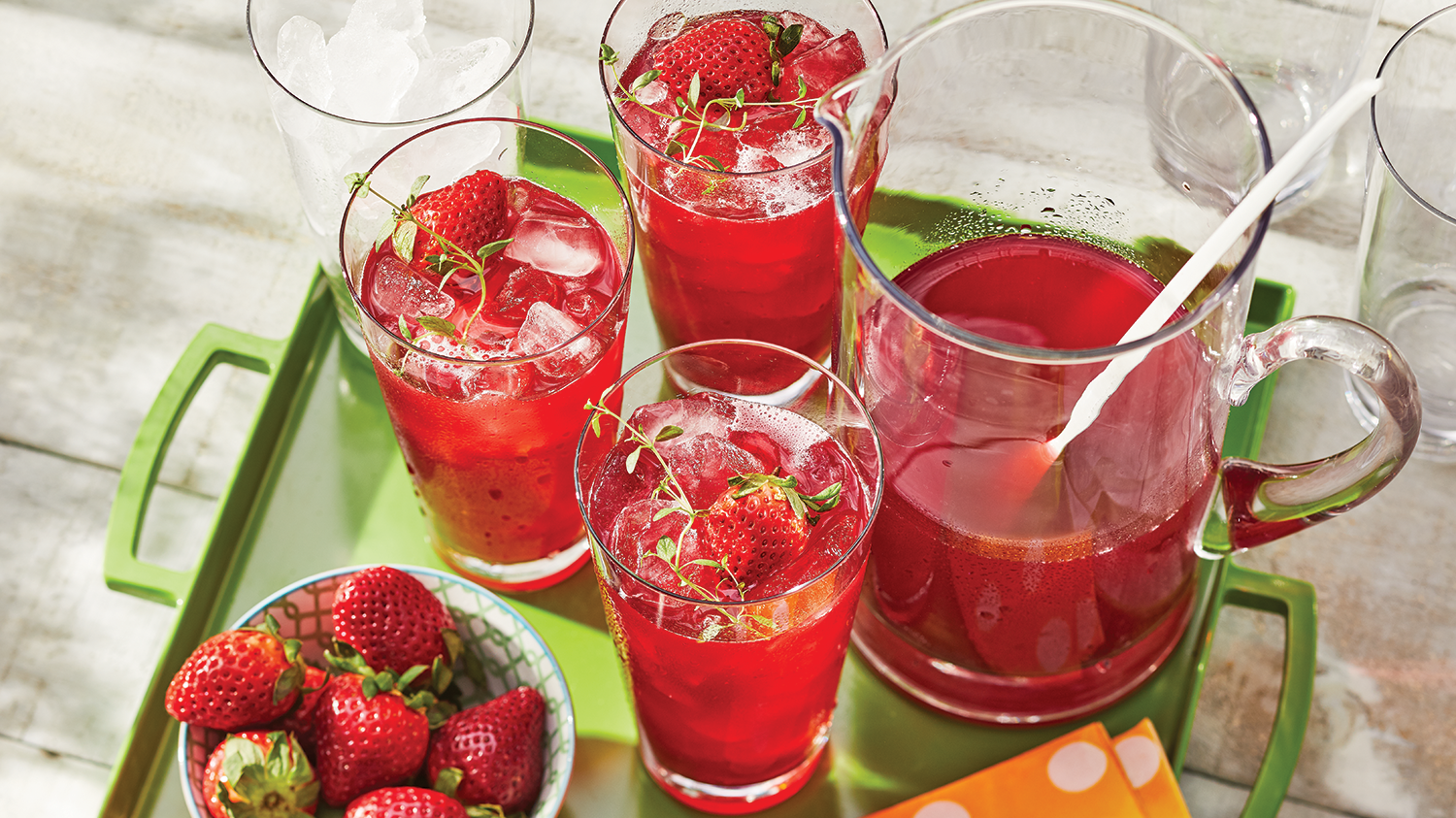 Fresh Strawberry Thyme Sun Tea - Beautiful Eats & Things